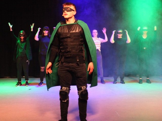 Helden Szenenfotos3.JPG